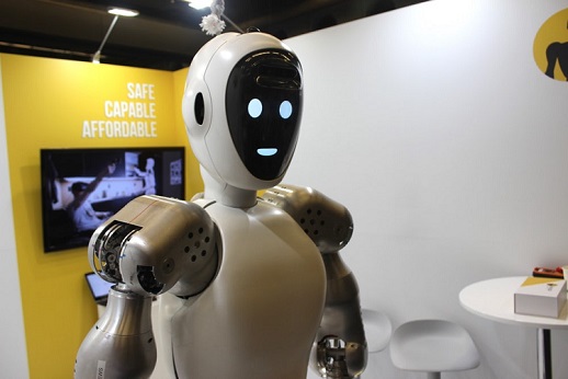 Робот EVE r3 поможет ученым и пожилым людям Робот EVE r3 поможет ученым и пожилым людям