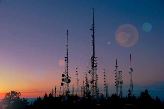 Российская компания запустила серийное производство малых спутниковых антенн