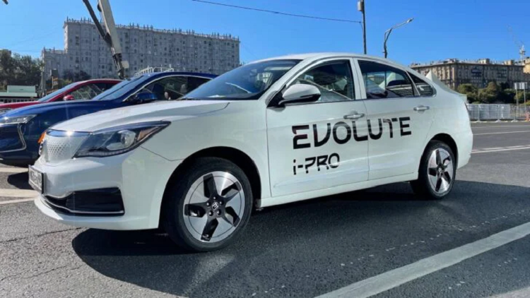 Электромобили отечественного бренда Evolute получили дистанционное управление