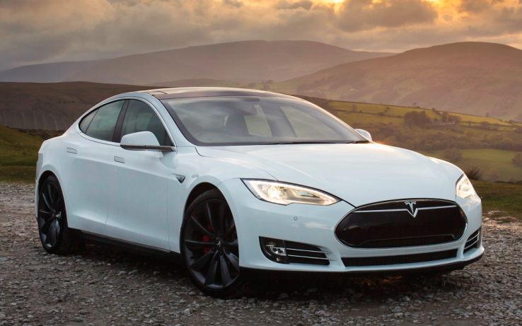 Tesla оснастит системой полного самоуправления все свои автомобили
