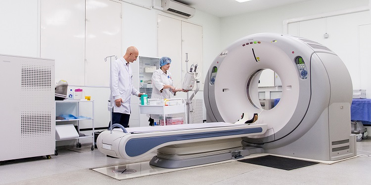 Московские рентгенологи привлекли ИИ к диагностике патологий позвоночника и надпочечников