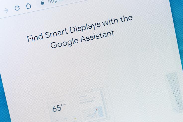Google Assistant персонализирует новости