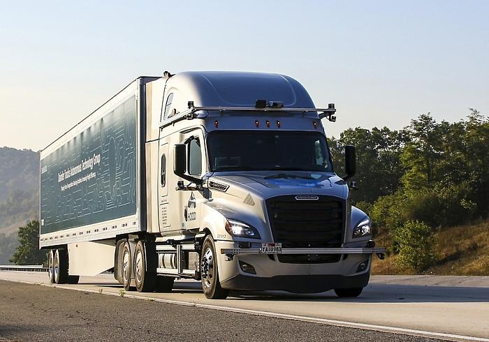  Daimler тестирует в Вирджинии автономные грузовики