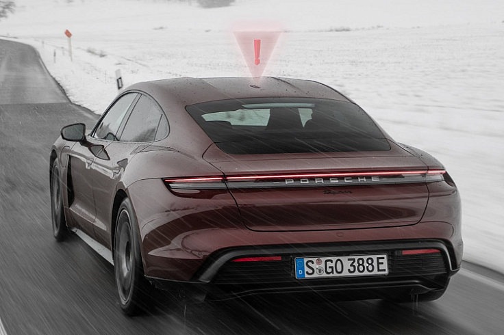 В Porsche придумали способ общения между автомобилистами с помощью 3D-голограмм
