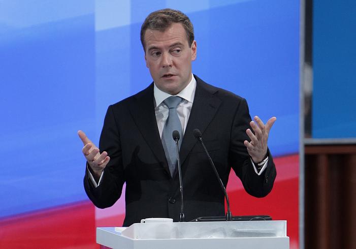 Дмитрий Медведев поставил задачу ускорить цифровизацию на российских разработках и достроить ВОЛС